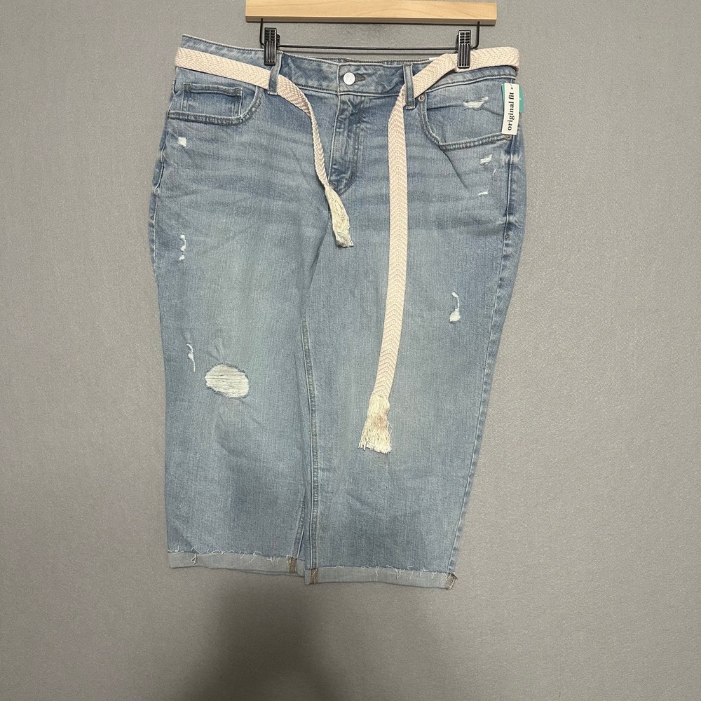 Maurices M Jeans Womens 18 Light Wash Straight Crop Distressed Denim with Belt